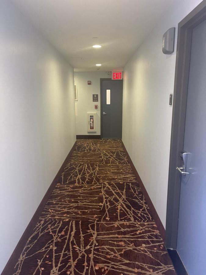Days Inn By Wyndham Brooklyn Borough Park New York Bagian luar foto