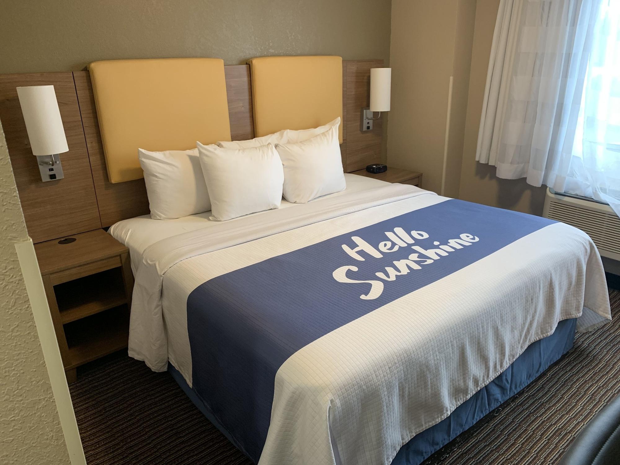 Days Inn By Wyndham Brooklyn Borough Park New York Bagian luar foto