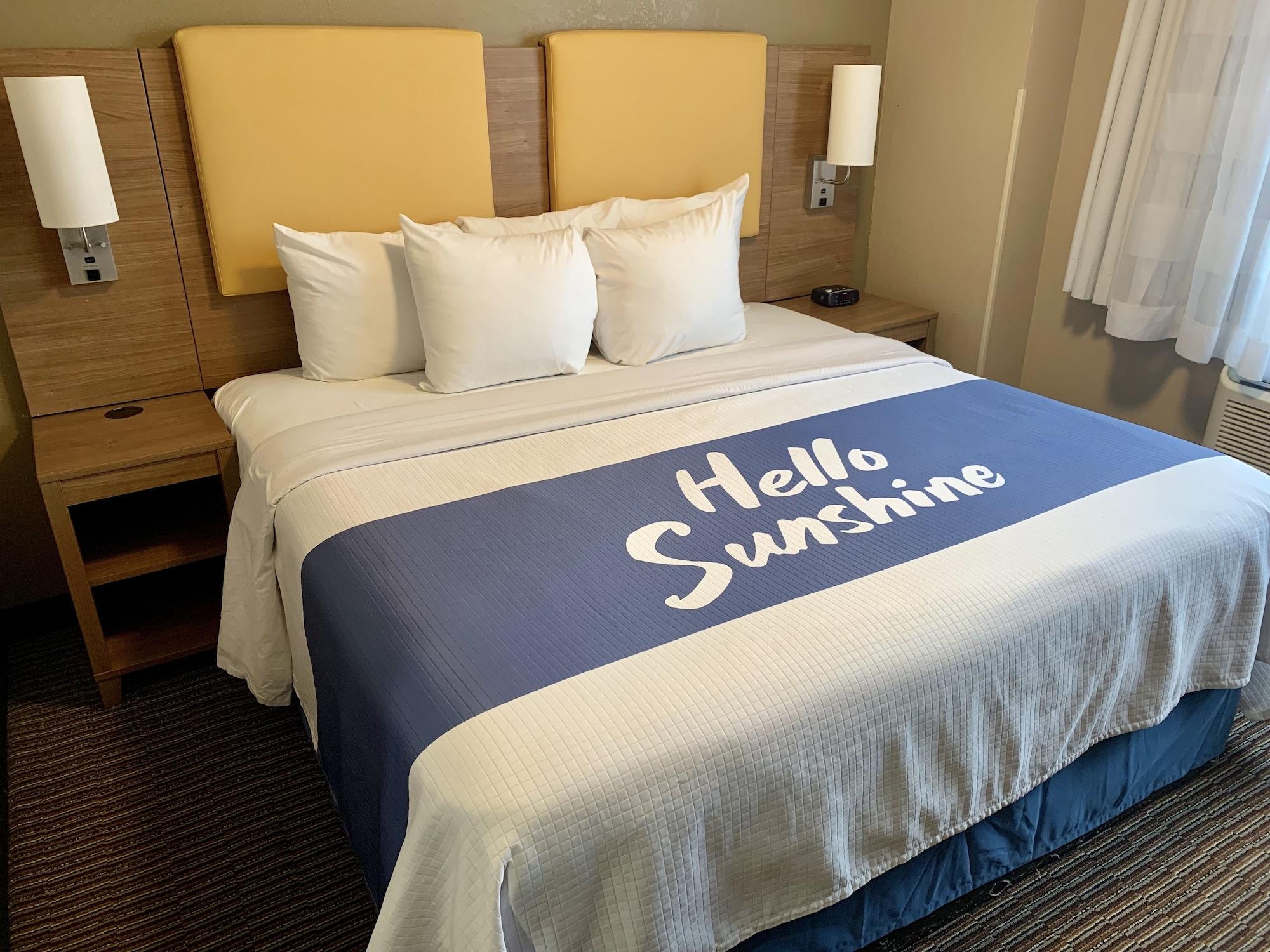 Days Inn By Wyndham Brooklyn Borough Park New York Bagian luar foto