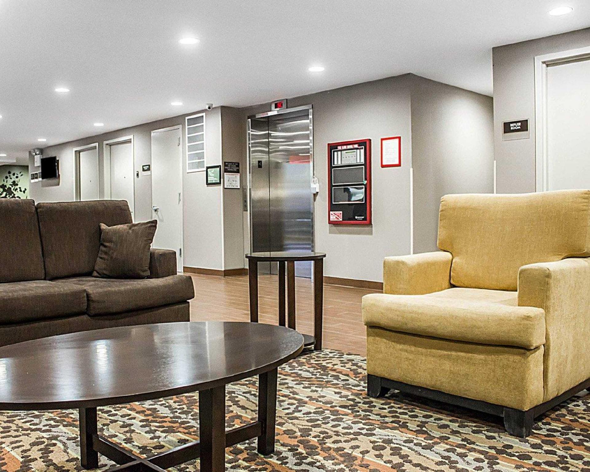 Days Inn By Wyndham Brooklyn Borough Park New York Bagian luar foto