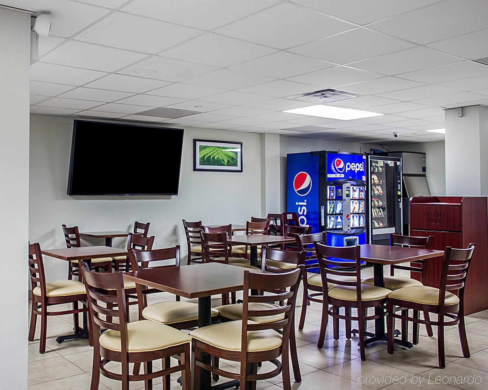 Days Inn By Wyndham Brooklyn Borough Park New York Bagian luar foto