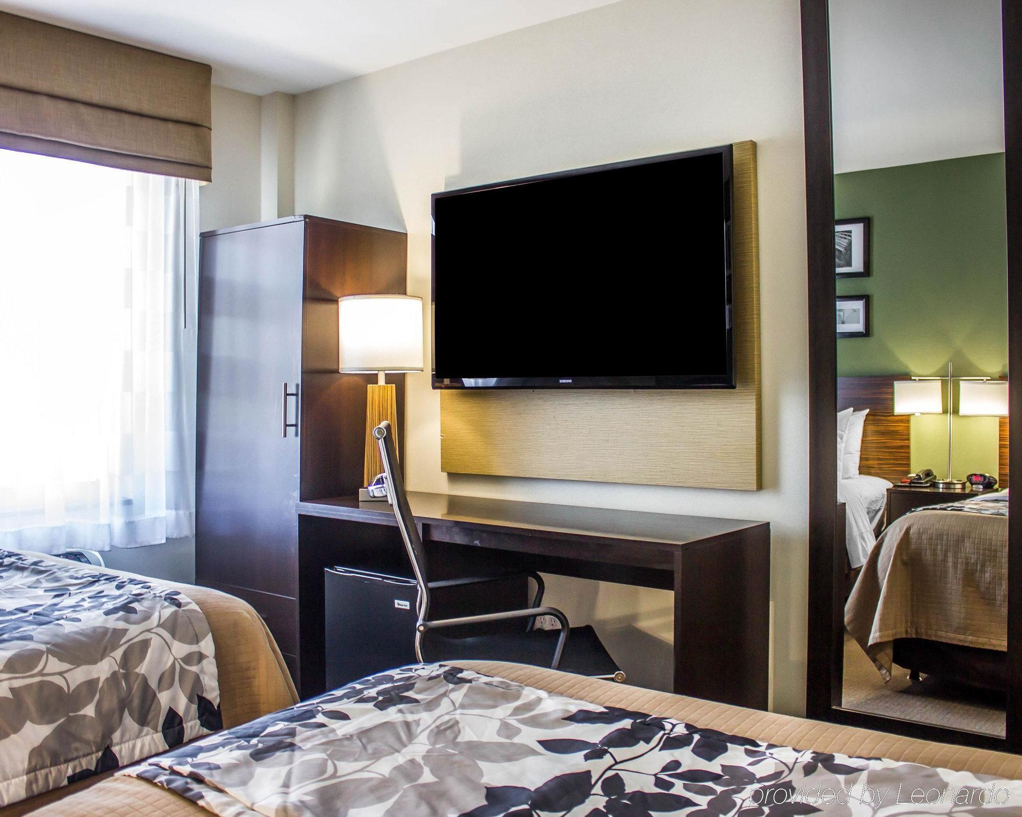 Days Inn By Wyndham Brooklyn Borough Park New York Bagian luar foto