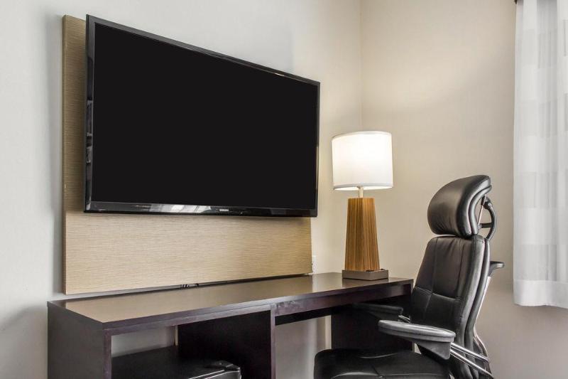 Days Inn By Wyndham Brooklyn Borough Park New York Bagian luar foto