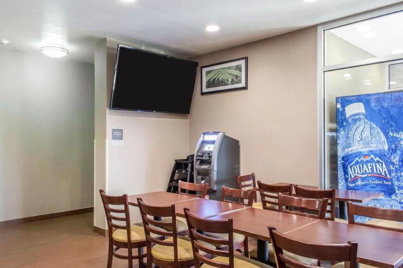 Days Inn By Wyndham Brooklyn Borough Park New York Bagian luar foto
