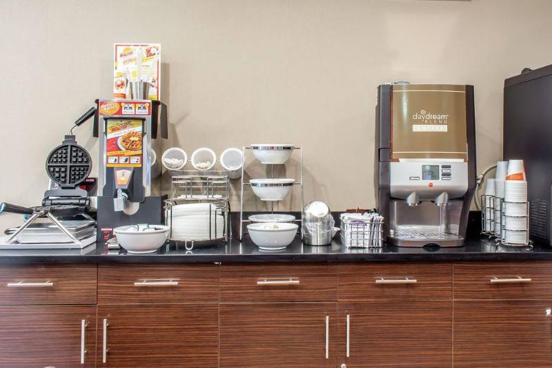 Days Inn By Wyndham Brooklyn Borough Park New York Bagian luar foto