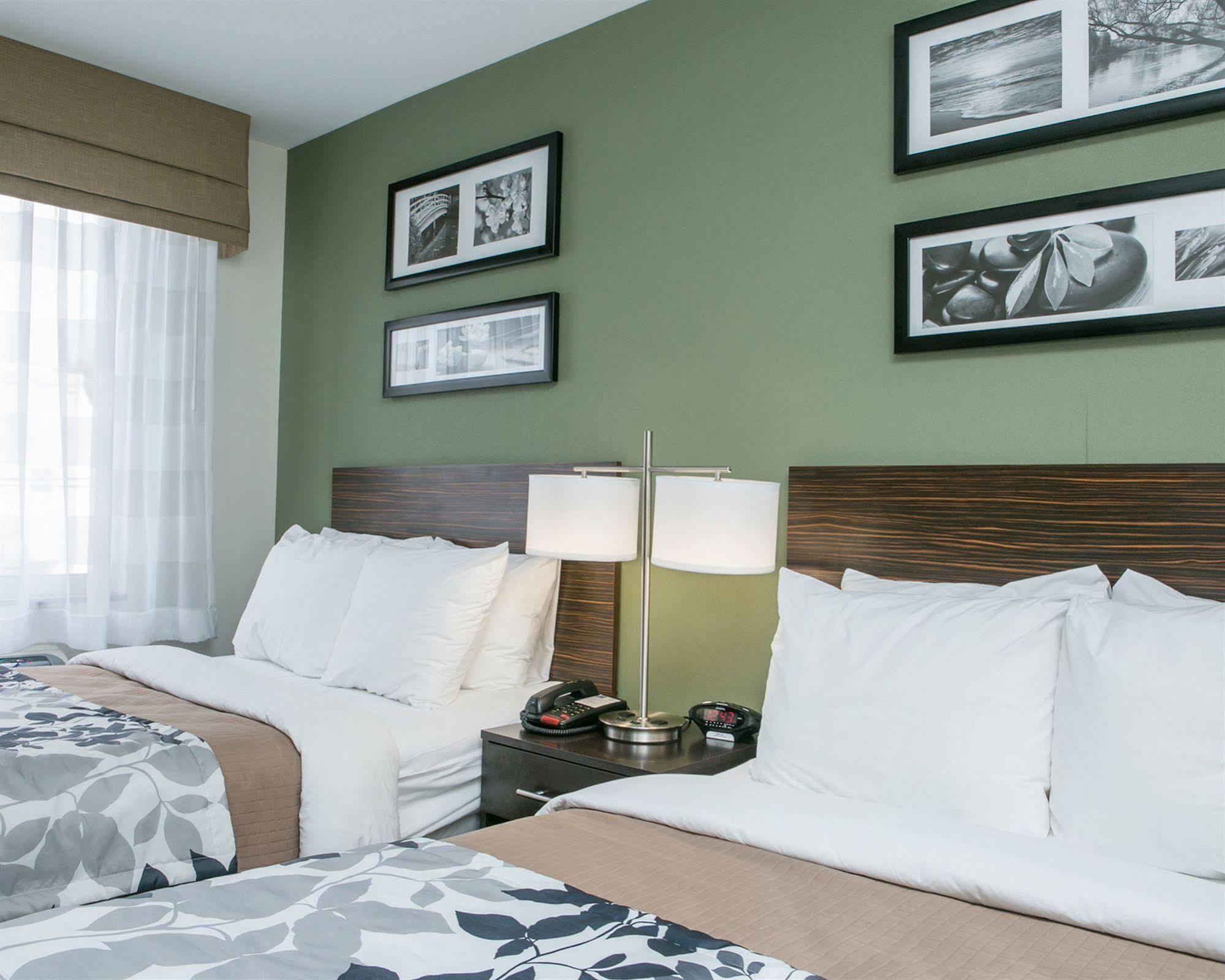 Days Inn By Wyndham Brooklyn Borough Park New York Bagian luar foto