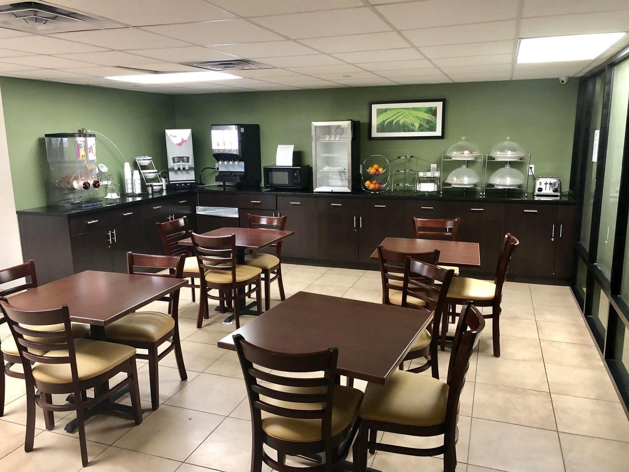 Days Inn By Wyndham Brooklyn Borough Park New York Bagian luar foto