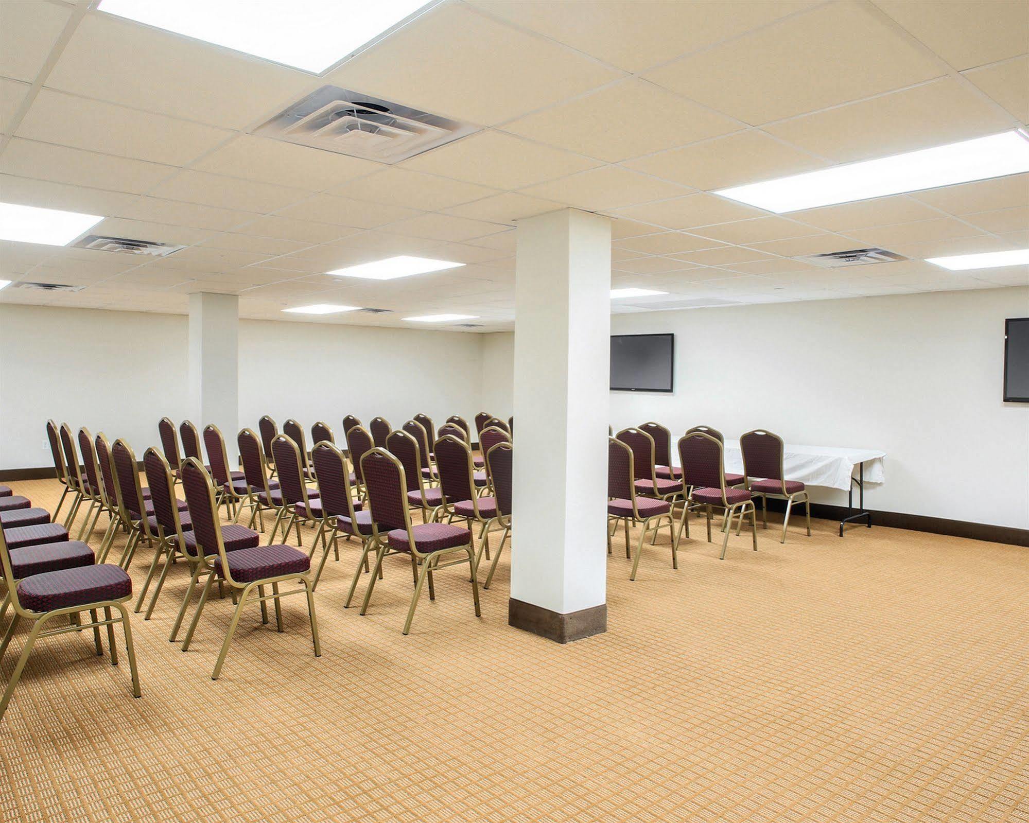 Days Inn By Wyndham Brooklyn Borough Park New York Bagian luar foto