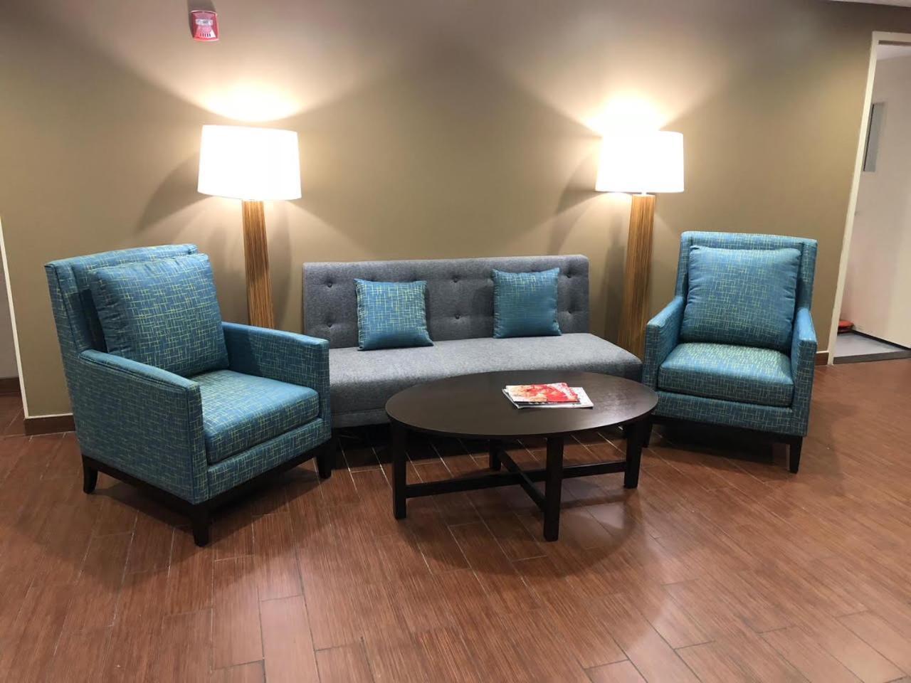 Days Inn By Wyndham Brooklyn Borough Park New York Bagian luar foto