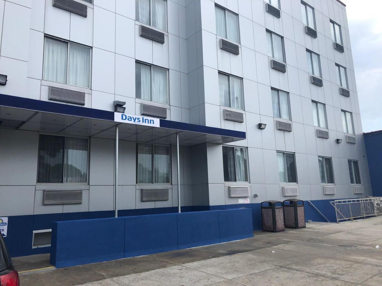 Days Inn By Wyndham Brooklyn Borough Park New York Bagian luar foto