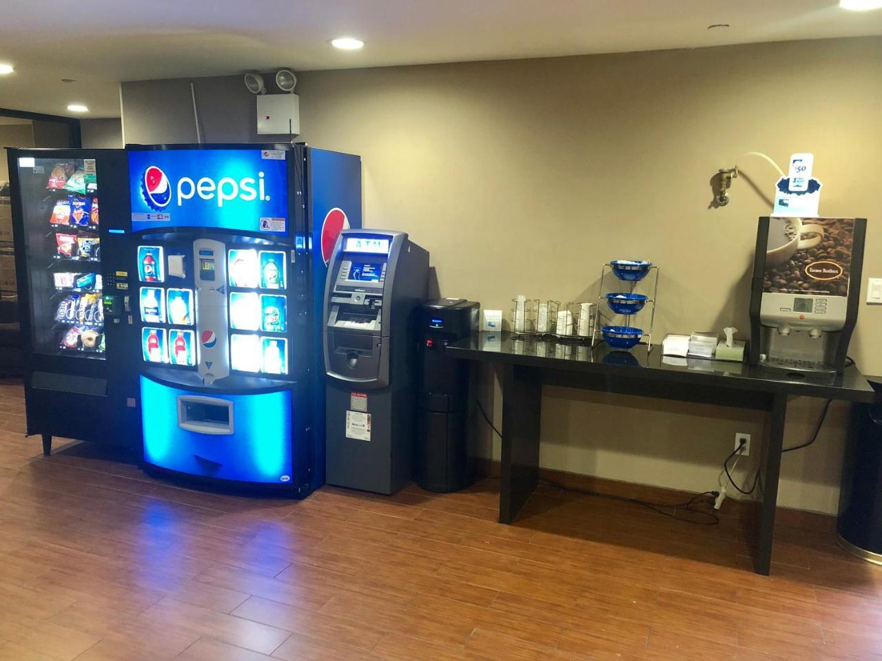 Days Inn By Wyndham Brooklyn Borough Park New York Bagian luar foto