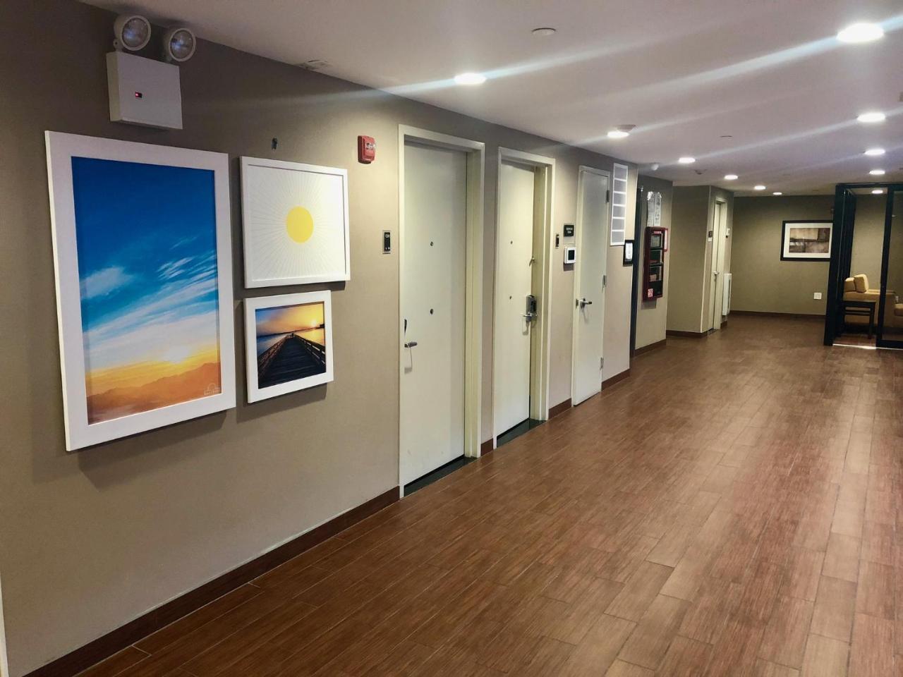 Days Inn By Wyndham Brooklyn Borough Park New York Bagian luar foto