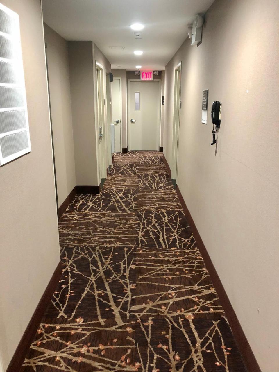 Days Inn By Wyndham Brooklyn Borough Park New York Bagian luar foto
