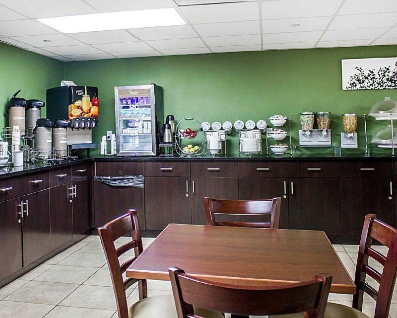 Days Inn By Wyndham Brooklyn Borough Park New York Bagian luar foto