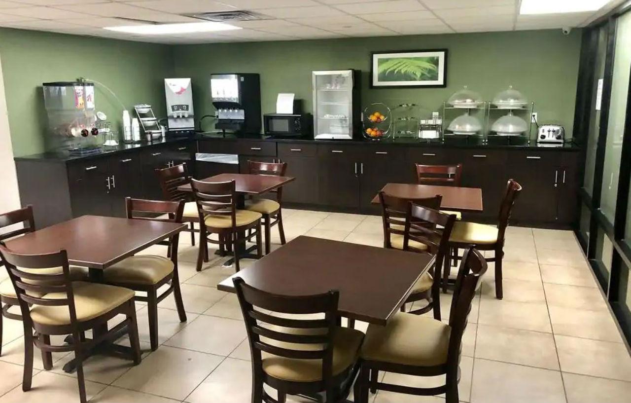Days Inn By Wyndham Brooklyn Borough Park New York Bagian luar foto